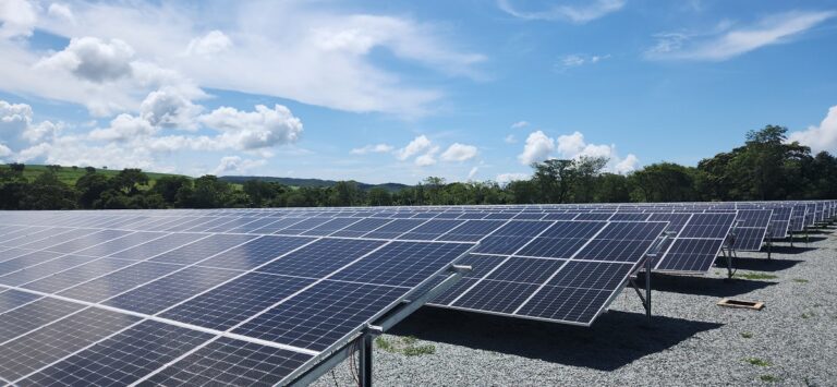 Usina solar projetada e instalada pela Yellot Divulgação