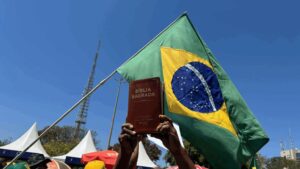 biblia-bandeira-ato-bolsonaro-7set2025-1536x864-1.jpg